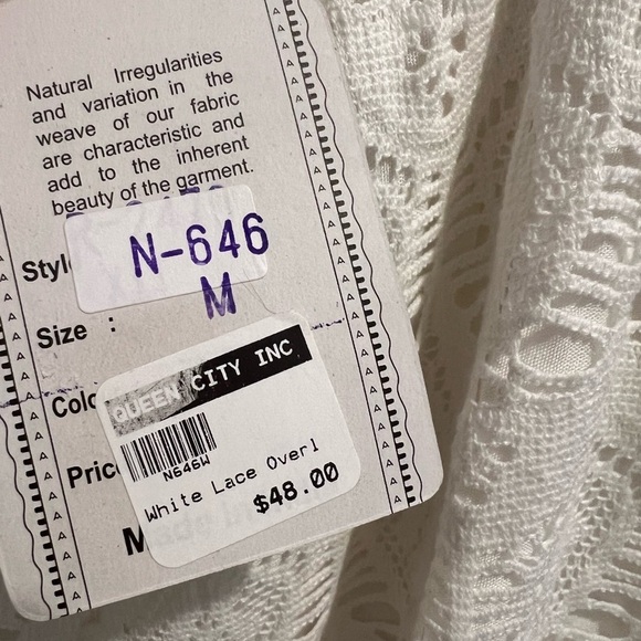 NWT Ananada’s Collection- White Lace Overlay Shorts - Picture 5 of 7